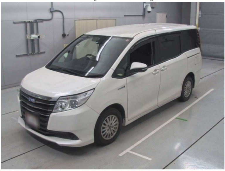 TOYOTA NOAH 2015