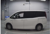 TOYOTA NOAH 2015