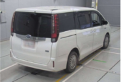 TOYOTA NOAH 2015