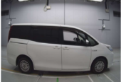 TOYOTA NOAH 2015